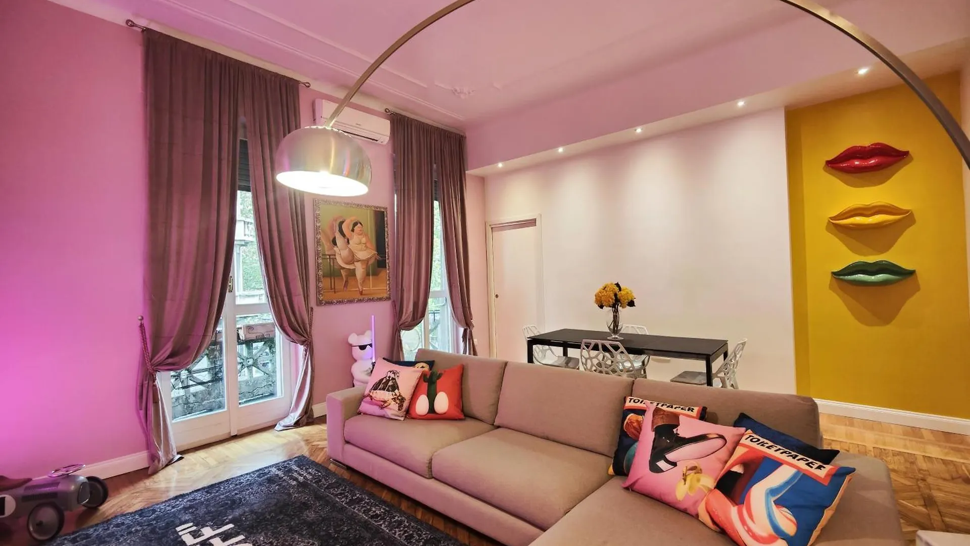 9 Guests Apartments, 4 Bedrooms, 4 Baths In Milano Downtown With Ac, Wifi And Subway M1 M2 Airport Connected