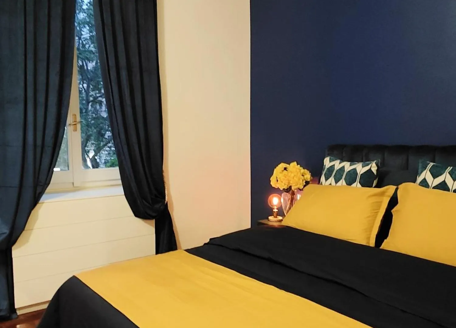 Appartamento 9 Guests Apartments, 4 Bedrooms, 4 Baths In Milano Downtown With Ac, Wifi And Subway M1 M2 Airport Connected Italia